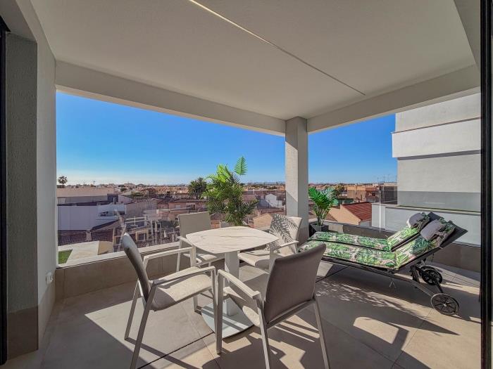 Llana Towers 2 3A