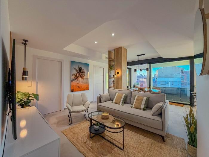 Llana Towers 1 1B